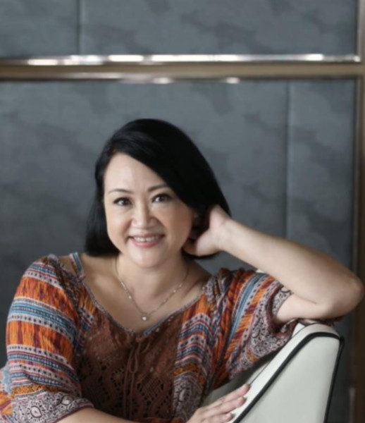 陈安莹(香港女演员，配音演员)