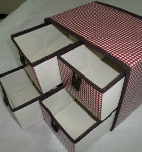 收纳盒(收集物品的盒子)