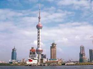 广播电视(通过无线电波或导线传播声音图像视频的工具)