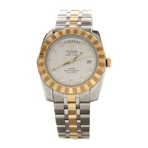 tudor(都铎王朝玫瑰战争演化的手表品牌)