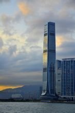 环球贸易广场(综合式大楼)