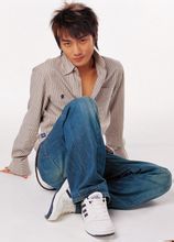 施文斌(中国内地男歌手)