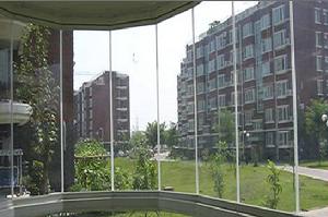 阳台(建筑物室内的延伸空间)