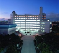 宁波市鄞州中学(位于宁波市的重点中学)