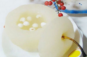雪梨炖冰糖(汉族名吃)