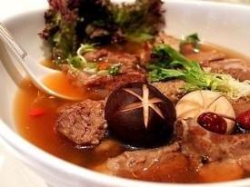肉骨茶(骨肉兼饮茶的饮食方式)