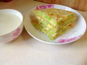 西葫芦饼(虾和西葫芦做成的饼)