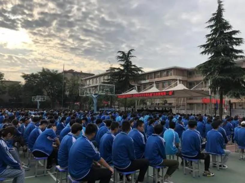 西安实验职业中等专业学校(西安市公办的省级重点学校)