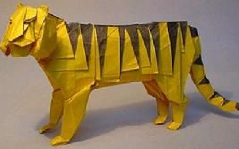 纸老虎(比喻形容词)