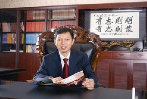 黄志明(湖南万家丽家居建材广场董事长)