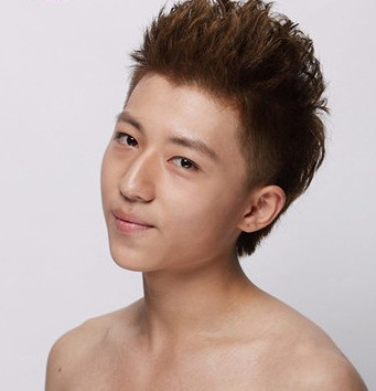 杨承熹(中国内地流行乐男歌手，HOPE组成成员)