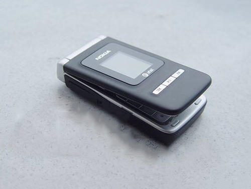 诺基亚N75(2006年诺基亚推出的手机机型)