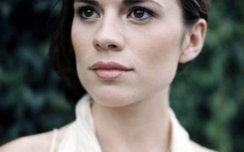 海莉·阿特维尔(英国女演员)