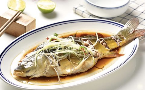 清蒸黄鱼(以黄鱼为主食材的菜品)