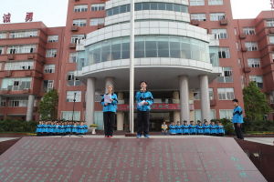 南充高中嘉陵校区(位于南充市的学校)