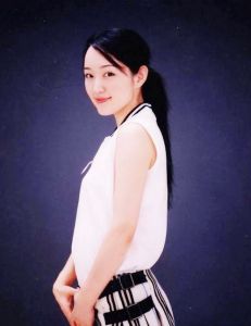 杨钰莹红楼事件(杨钰莹与赖文峰相恋而牵扯的事件)
