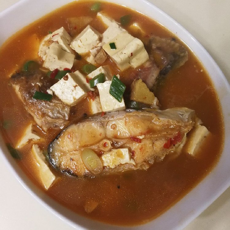 鲢鱼炖豆腐(鲁菜)