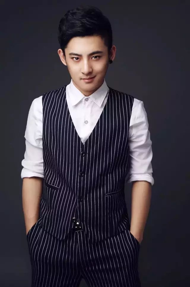 赵谨俨(中国内地男歌手兼演员)