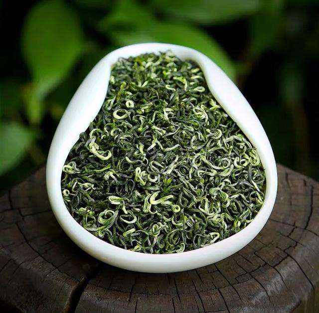 碧螺春(山茶目山茶科植物)