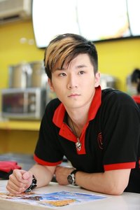 曾虹畅(中国内地男演员)