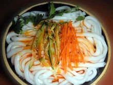 米皮(以米为原料蒸制加工做成的面食)