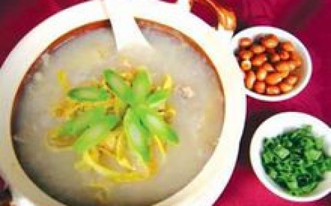 猪肝粥(用猪肝和大米熬制的粥)