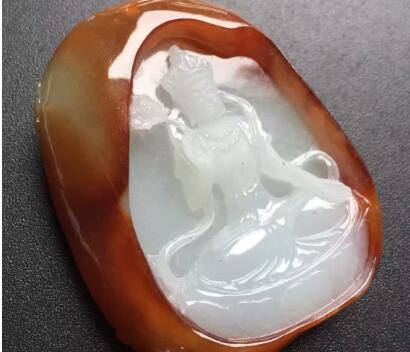 糯种红翡大势至菩萨天然翡翠吊坠.jpg