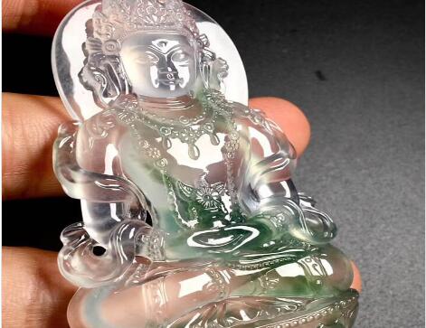 飘绿花高冰种度母观音翡翠吊坠.jpg