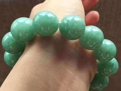 适合男士的翡翠手串