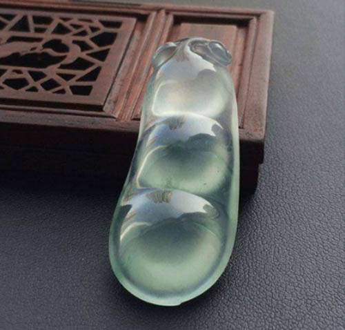 翡翠浸蜡后