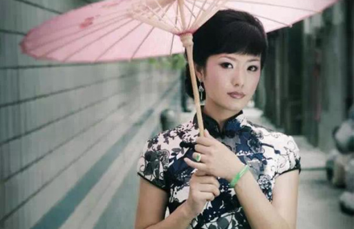 佩戴翡翠.png