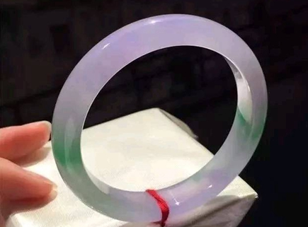 春带彩翡翠手镯