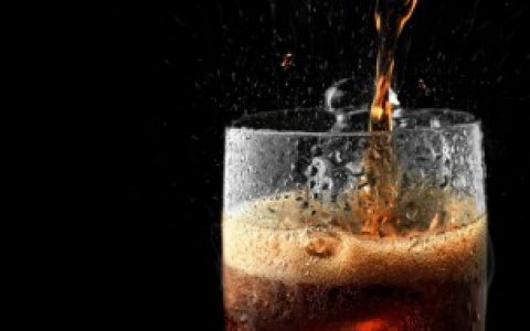 可乐能不能带到飞机上,飞机上携带可乐规定