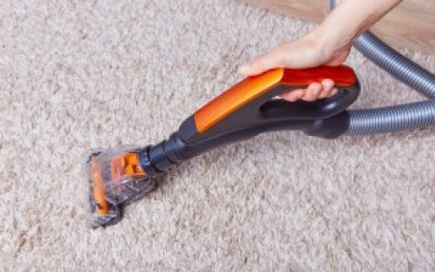 如何清洗家里的地毯,怎样清洗家里的地毯