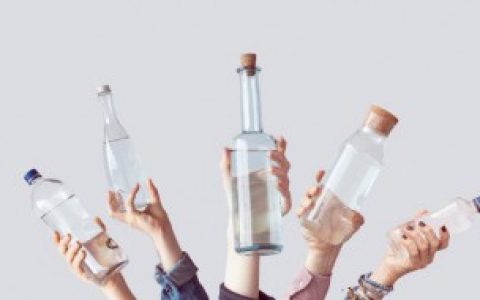 喝热水用什么材质的杯子最健康,用什么材质的杯子喝水最好