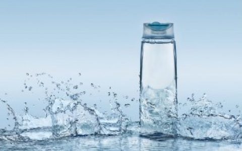 什么样的塑料杯子可以装热水,什么样的塑料杯子能装热水