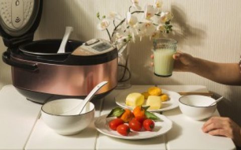 如何挑选电饭煲呢,怎么挑选电饭煲
