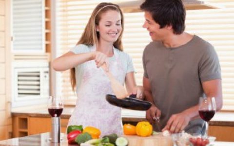 硅胶铲子可以炒菜吗 使用硅胶铲子炒菜安全吗