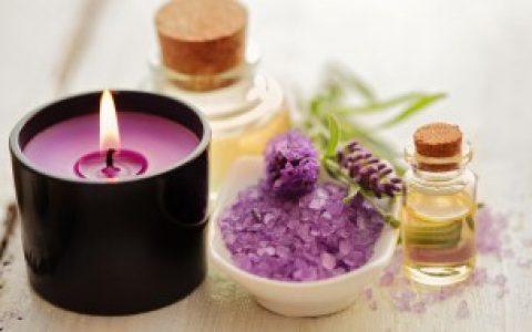 香薰蜡烛怎么选 怎么挑选香薰蜡烛 使用香薰蜡烛的有哪些优点
