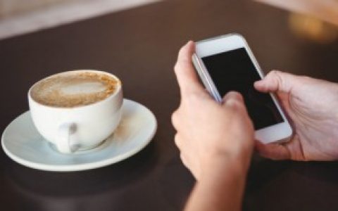 塑料杯可以不可以装咖啡,塑料杯可以装咖啡吗