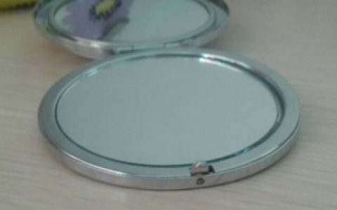 镜子脏了怎么清理 镜子脏了如何清理