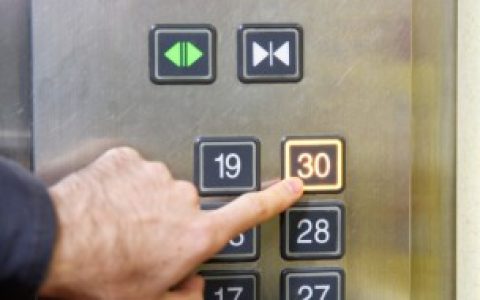 梦见电梯坠落有惊无险 梦见电梯坏了