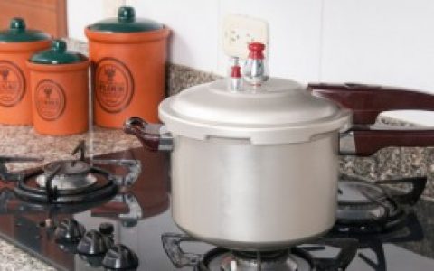 怎么判断高压锅煮饭已熟？（高压锅煮稀饭如何判断好了没）