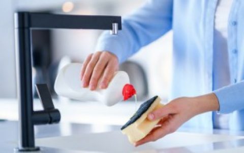 【如何清洗洗碗池】家庭洗碗池的清洗方法