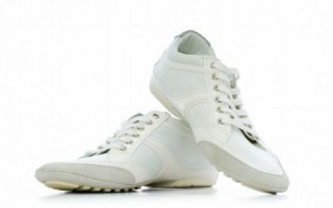 鞋子发黄怎么办 鞋子发黄如何处理