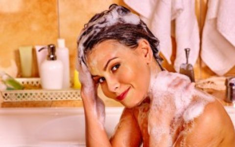 冬天洗澡可以每天用沐浴露吗（冬天洗澡需要每天用沐浴露吗）