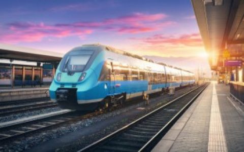 怎么看火车站站台（火车站站台怎么看）