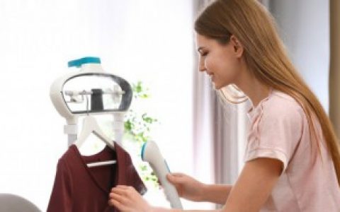 衣服很多褶皱没有挂烫机怎么办,衣服很多褶皱没有挂烫机有什么办法