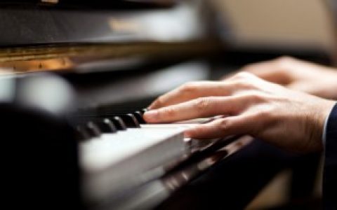 钢琴一般买什么材质的好 钢琴最佳材质推荐