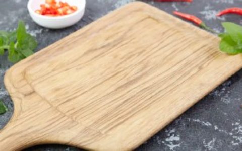 新买的菜板怎么清洗比较好 新买的菜板如何清洗比较好